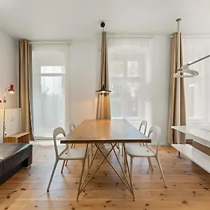 Mooeve Friedrichs , Berlín Alemania