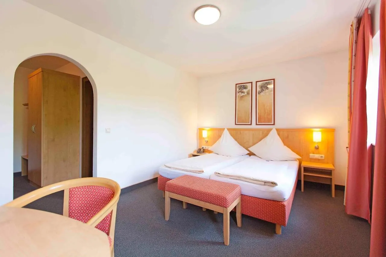 Alter Hof Hotel Vaterstetten 3*,